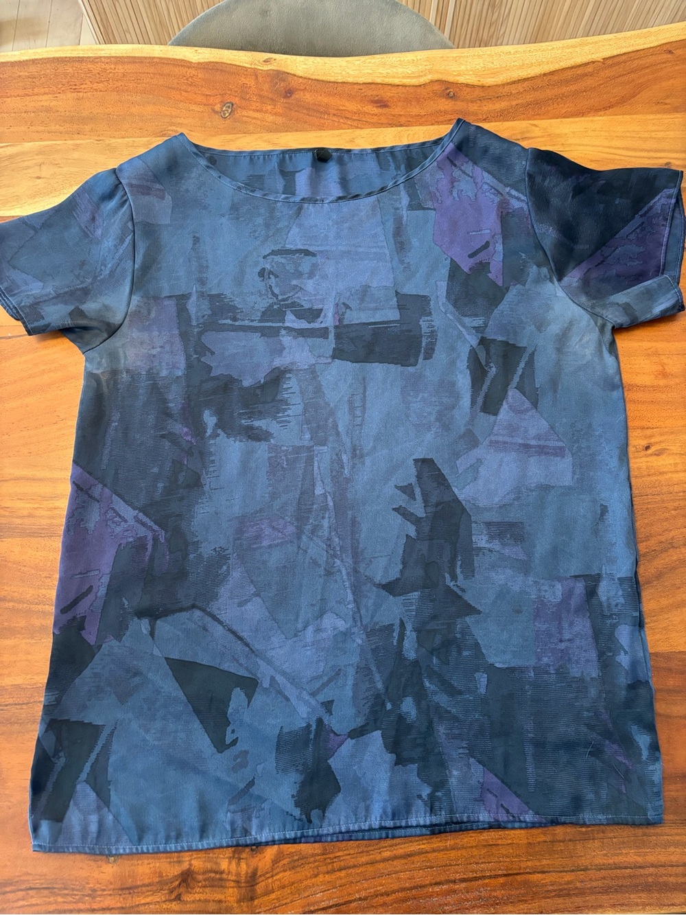 Benetton woman’s purple and blue abstract pattern t shirt size large